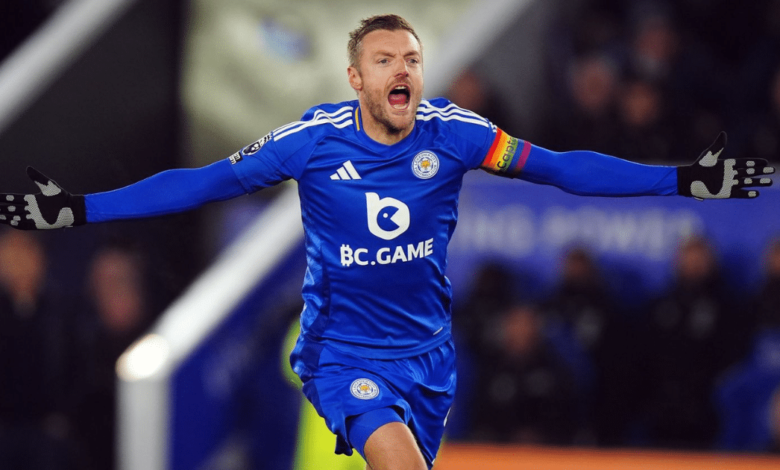 Jamie Vardy se despide del Leicester City (Foto por Sky News)