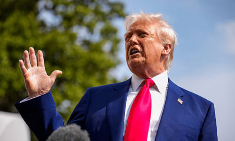 Presidente Donald Trump dando un discurso (Foto por Bloomberg)