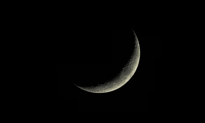 finales de abril,cielo nocturno,fenómeno poco común,luna negra,astrónomos,curiosos,evento astronómico,fenómeno celestial.