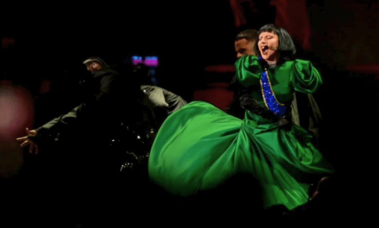 Lady Gaga reúne a 2 millones en concierto en Copacabana