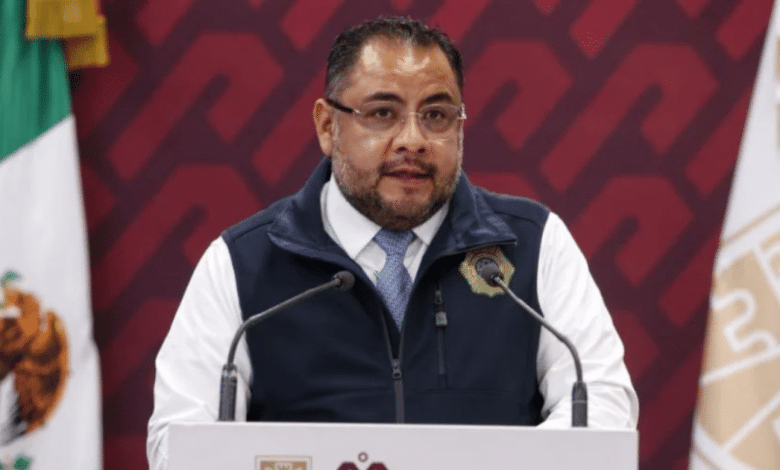 La presidenta Claudia Sheinbaum anunció este lunes, desde Palacio Nacional, dos decisiones clave para su administración: la designación de Omar Reyes Colmenares como nuevo titular de la Unidad de Inteligencia Financiera (UIF)
