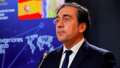 La declaración del canciller español José Manuel Albares sobre el "dolor e injusticia" cometidos contra los pueblos originarios de México generó una fuerte reacción política en España.