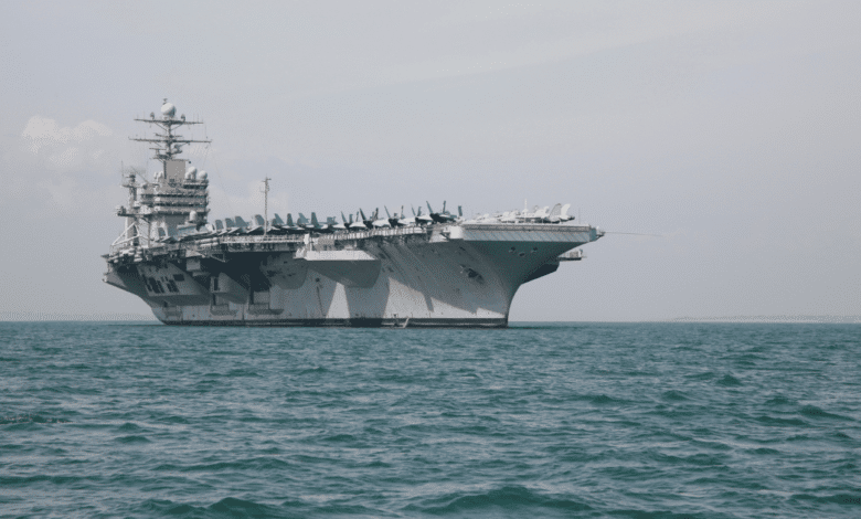 Estados Unidos ordenó el despliegue de un segundo portaaviones en Oriente Medio para fortalecer su presencia estratégica frente a Irán, en un contexto marcado por negociaciones diplomáticas y advertencias cruzadas sobre el programa nuclear iraní.