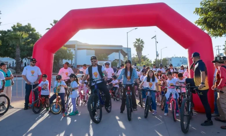 alcalde encabeza rodada ciclista por el día de la familia en los cabos