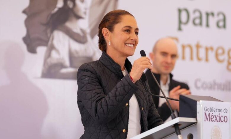 Claudia Sheinbaum entrega casas en Coahuila. foto: Internet.