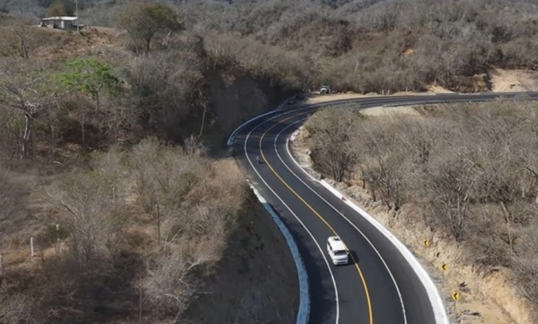 Se moderniza carretera Salina Cruz -Zihuatanejo en beneficio de 1.9 m de habitantes (Foto de SICT)
