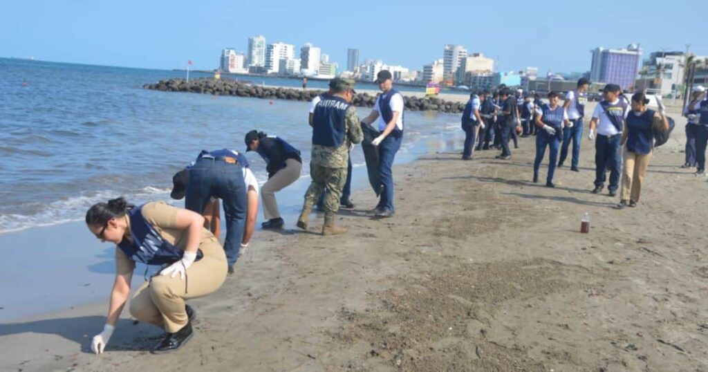grupo interinstitucional despliega mas de 2 mil 400 elementos coordinados para atender la presencia de hidrocarburos en costas de veracruz y tabasco 3