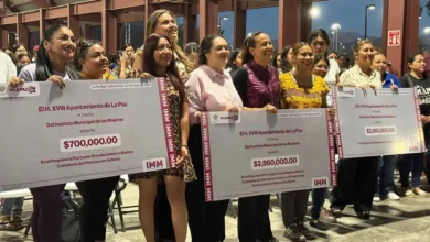 Madres de La Paz reciben apoyos para estudios y bienestar familiar