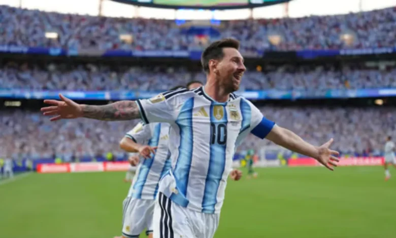 histórico triplete de messi da el triunfo a argentina