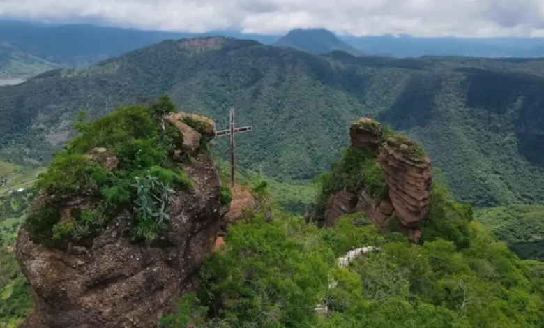 cerro de la coyota el mirador natural de zitácuaro que conquista a los amantes del ecoturismo