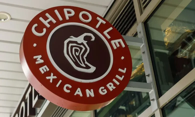 chipotle llega a méxico con la apertura de su primer restaurante en monterrey