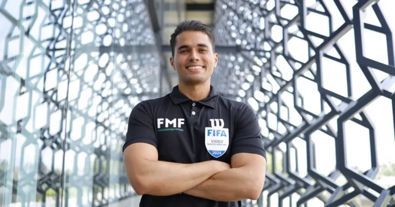 El árbitro mexicano Guillermo Pacheco estará presente en la final (Foto de internet)