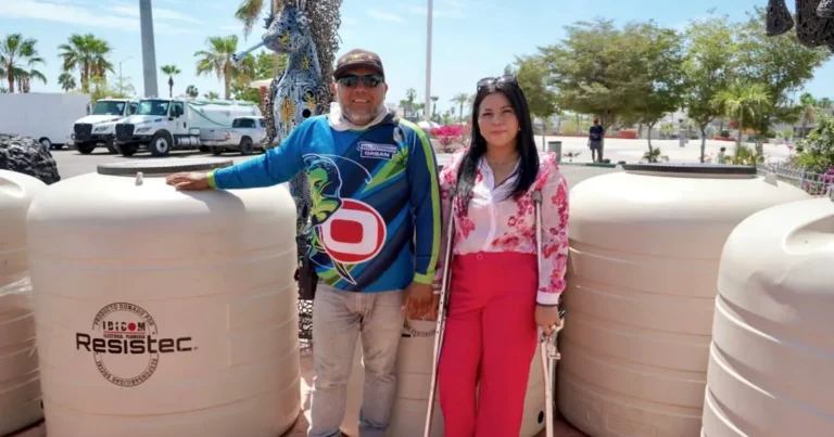 Familias de Cabo San Lucas reciben tinacos mediante programa de apoyo ciudadano