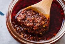 La joya oculta de la mesa mexicana cómo preparar Salsa Macha de Cacahuate y Chiles Secos (Fotos iStock y Canva)