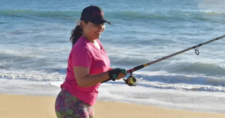 más de 200 mujeres participan en el torneo de pesca de orilla “marea violeta”