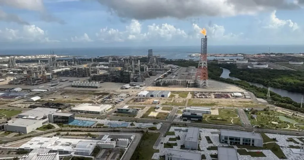 supervisa director general de pemex instalaciones clave para la producción nacional