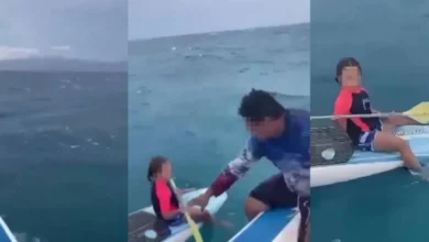Pescadores rescatan a niña, quedó varada a un kilómetro de las costas de La Paz